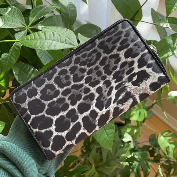 YSL Wallet - Picture 2 of 9